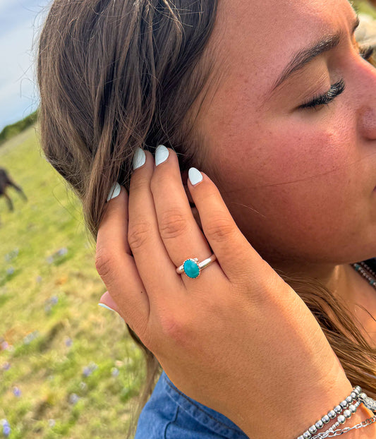 Sterling Silver & Turquoise Ring (Size 7)